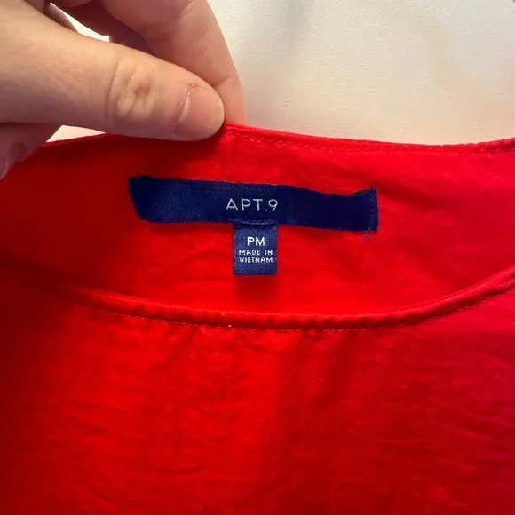 Red Work Top Apt. 9 Flowy Shiny Petite - Picture 4 of 5